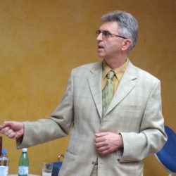 dr pongrácz antal presenting