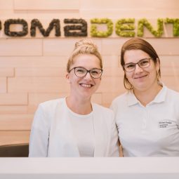 pomadent reception ladies