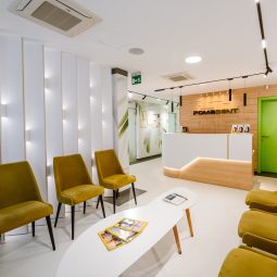 pomaent waiting room