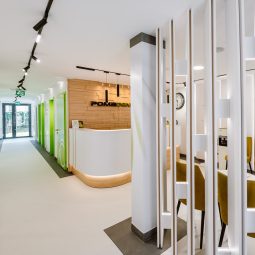 pomadent clinic entrance